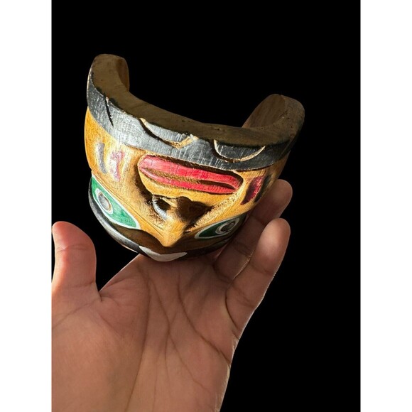 Vintage Handmade and Hand Painted Tribal Mask Native Art wall decor - Picture 9 of 10